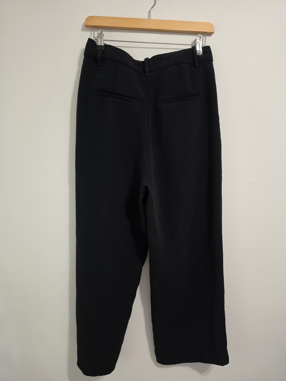 69. St. John Knit Wide Leg Ankle Pant *As Is